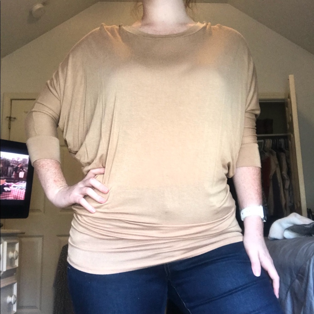 2B Stretch Top with Short Sleeves & Banded Bottom